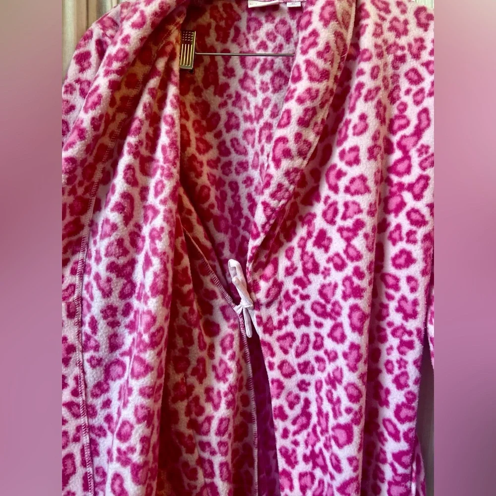 Kids Korner Pink Leopard Print Robe